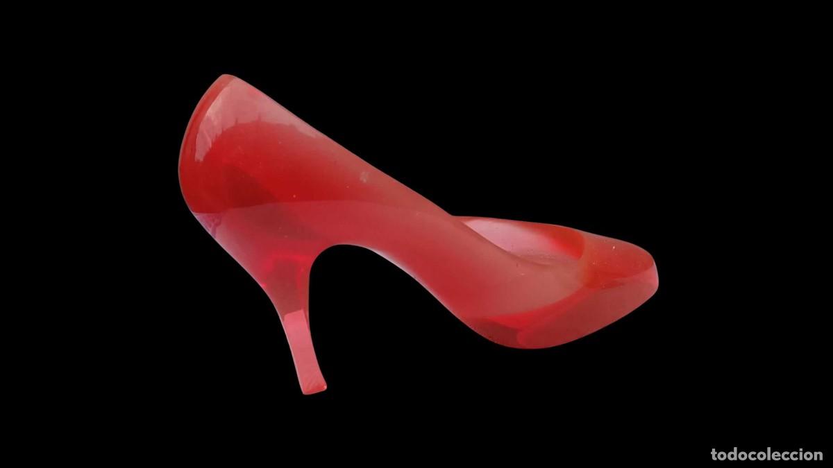 Collectionnisme: ESCULTURA ZAPATO FEMENINO FETICHE ROJO EN PL&Aacute;STICO DURO VINTAGE, MUY RARO
