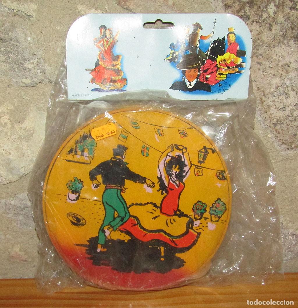 Coleccionismo: ANTIGUA PANDERETA SOUVENIR ESPA&Ntilde;A - A&Ntilde;OS 60/70 - NUEVA Y EN SU BOLSA - FLAMENCO TOROS