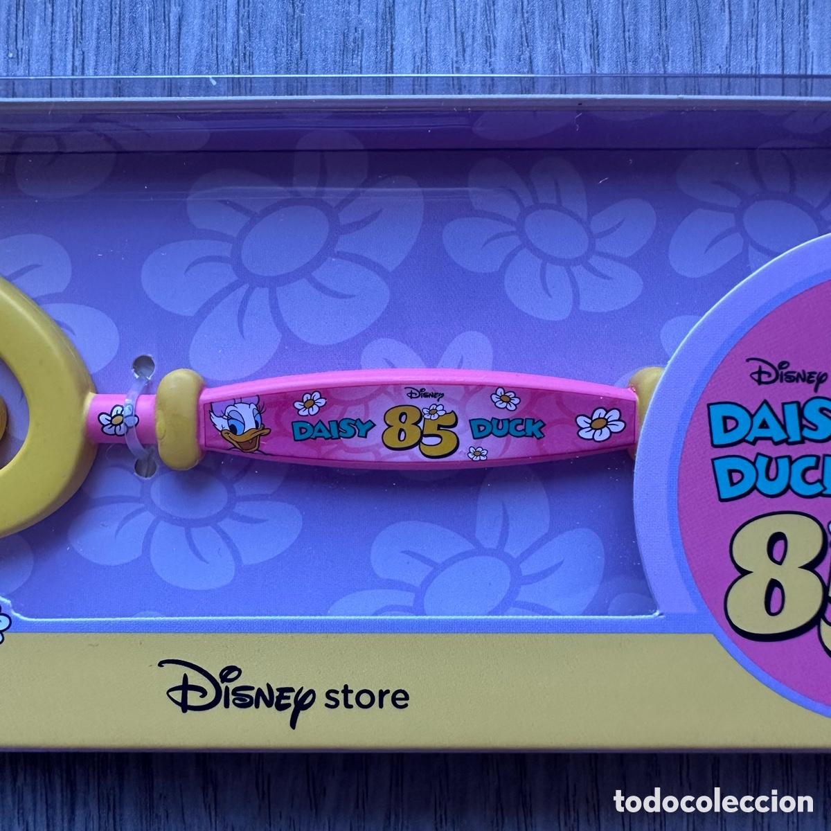Coleccionismo: Llave Daisy 85.&ordm;&nbsp;aniversario, Disney Store. - Foto 3