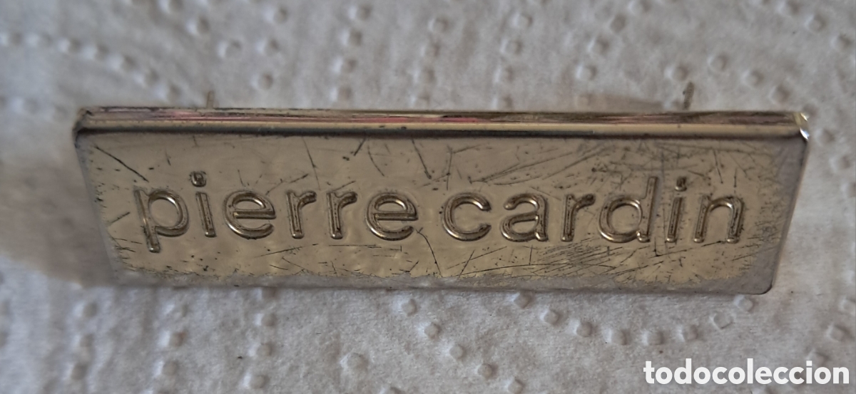 Coleccionismo: INSIGNIA PIERRE CARDIN - Foto 2
