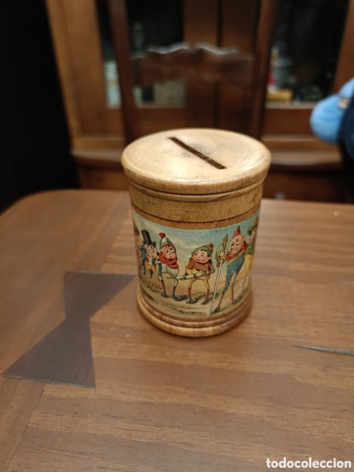Coleccionismo: ANTIGUA HUCHA DE MADERA INGLESA 1935 - Foto 3