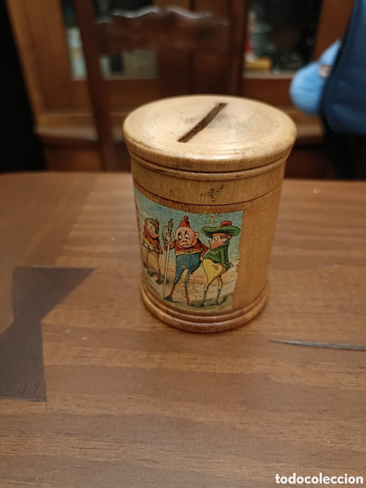 Coleccionismo: ANTIGUA HUCHA DE MADERA INGLESA 1935 - Foto 4