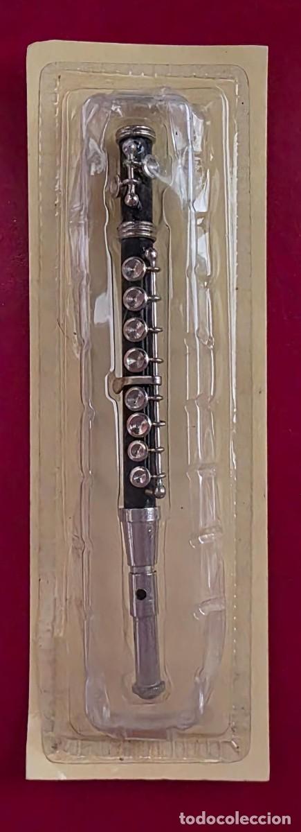 Collectionnisme: Miniatura decorativa de Piccolo en bl&iacute;ster original &middot; Instrumento musical en miniatura