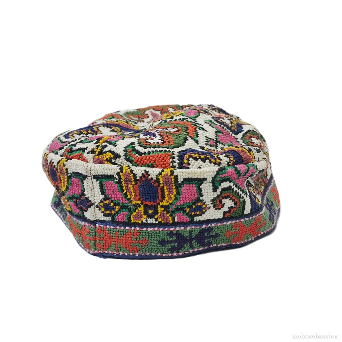 Coleccionismo: Exquisito gorro vintage de Asia Central bordado a mano (Tubeteika / Kufi)