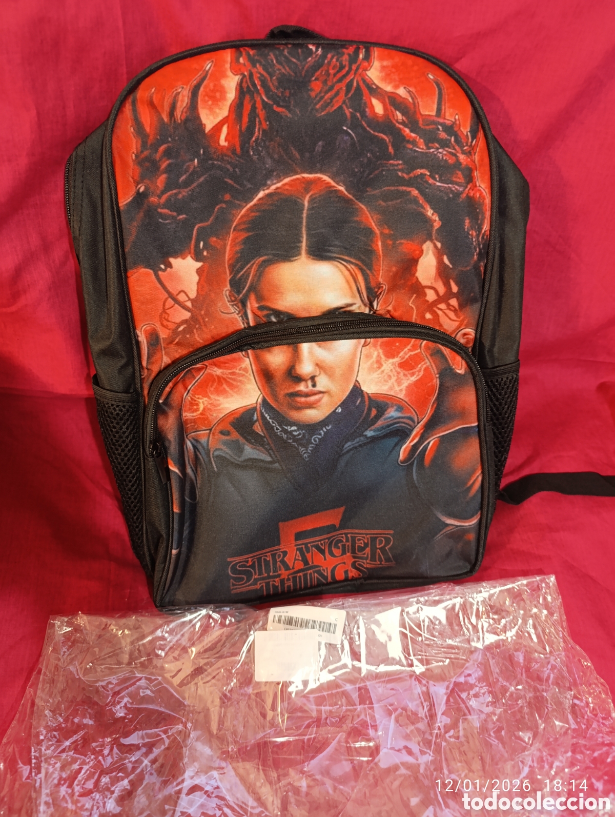 Coleccionismo: Stranger things 5,Mochila a estrenar - Foto 1