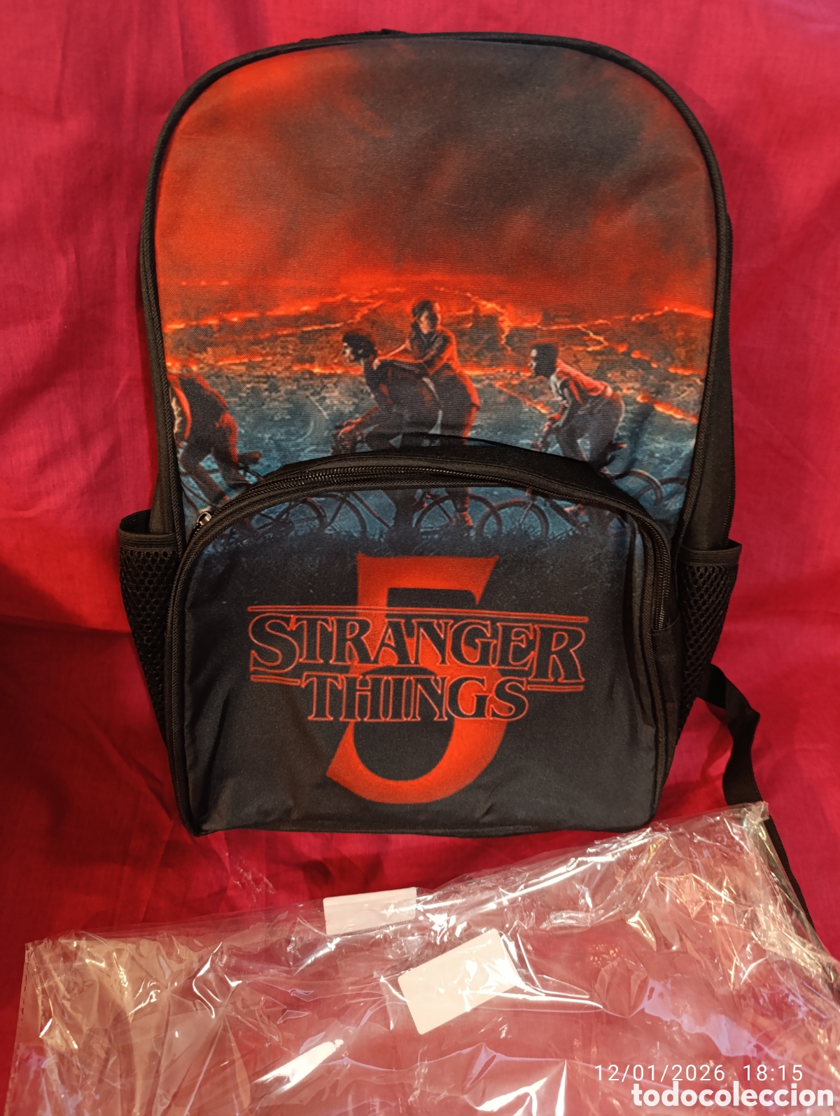 Coleccionismo: Stranger things 5,Mochila a estrenar - Foto 1