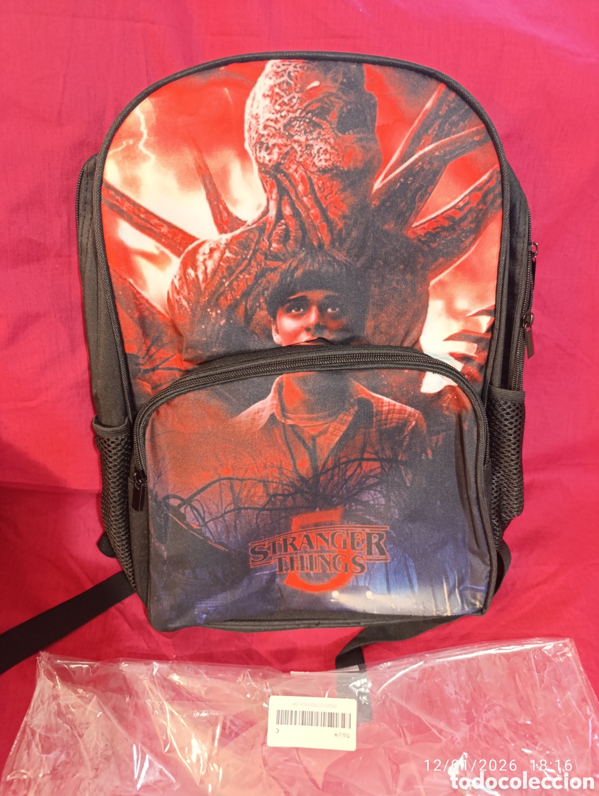 Coleccionismo: Stranger things 5,Mochila a estrenar - Foto 1