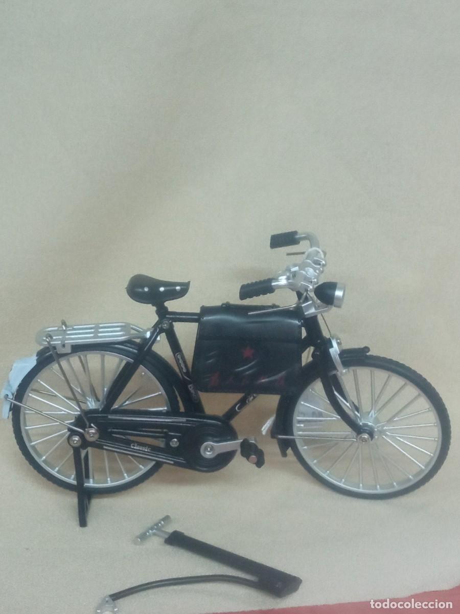 Coleccionismo: Bicicleta vintage negra - Foto 1
