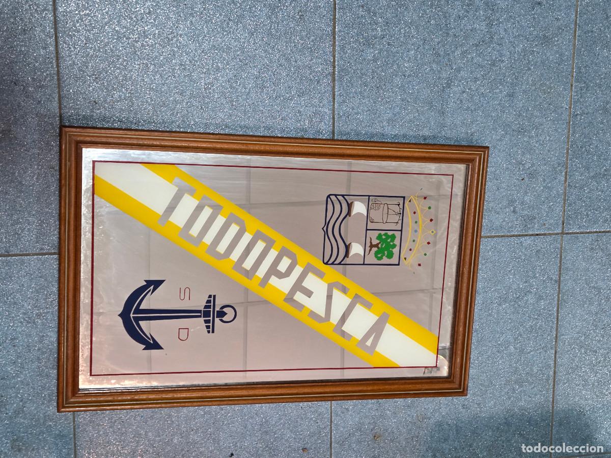 Coleccionismo: cuadro con espejo y escudo - Foto 1