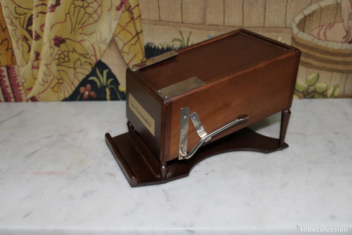 Coleccionismo: DISPENSADOR DE CIGARRILLOS - Foto 1