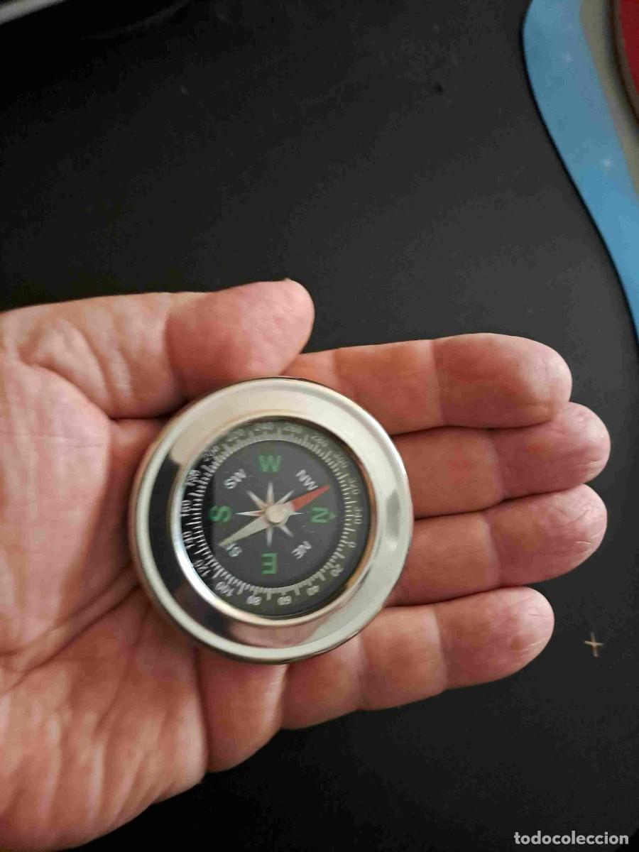 Coleccionismo: Magn&iacute;fica br&uacute;jula de mano nueva - Foto 1