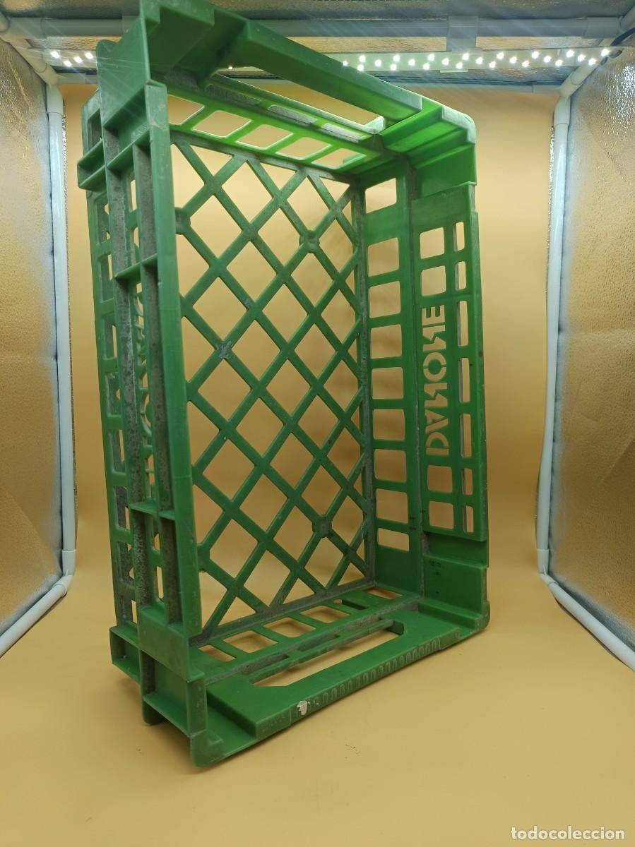 Coleccionismo: CAJA DE PLASTICO VERDE DANONE - Foto 1