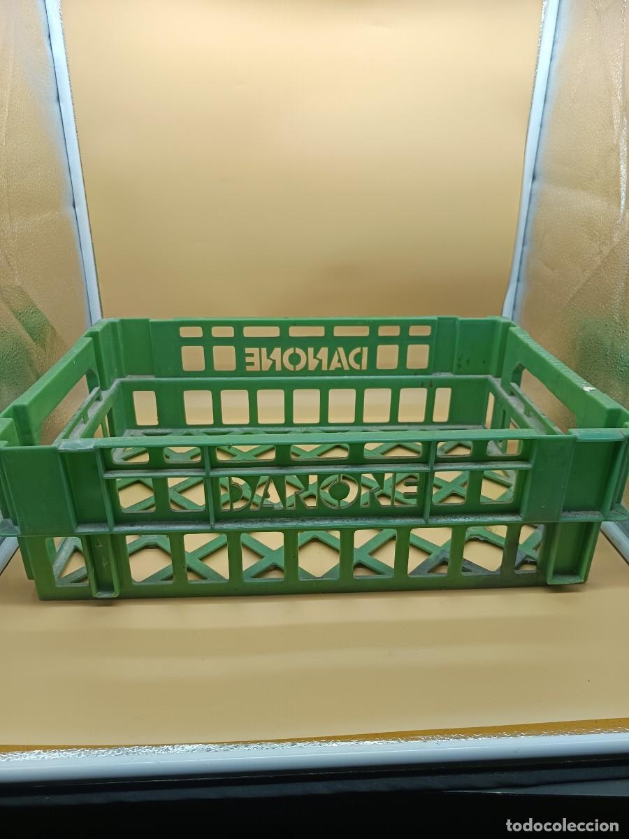 Coleccionismo: CAJA DE PLASTICO VERDE DANONE - Foto 2