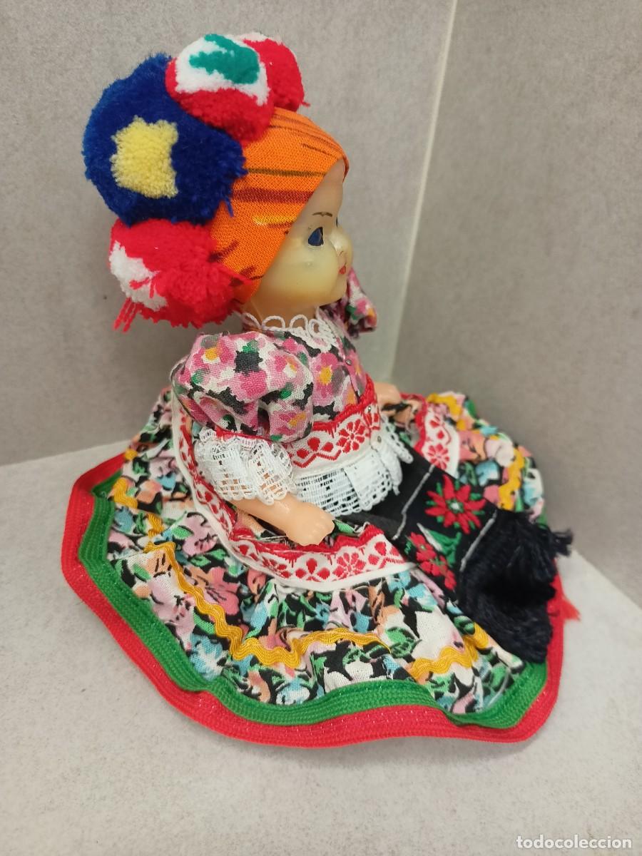 Coleccionismo: Colecci&oacute;n de mu&ntilde;ecas con trajes regionales - Foto 1