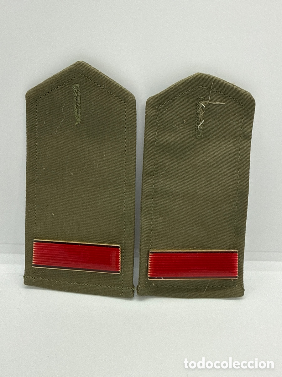 Coleccionismo: Hombreras con divisa de Soldado del Ejercito Espa&ntilde;ol, - Foto 1