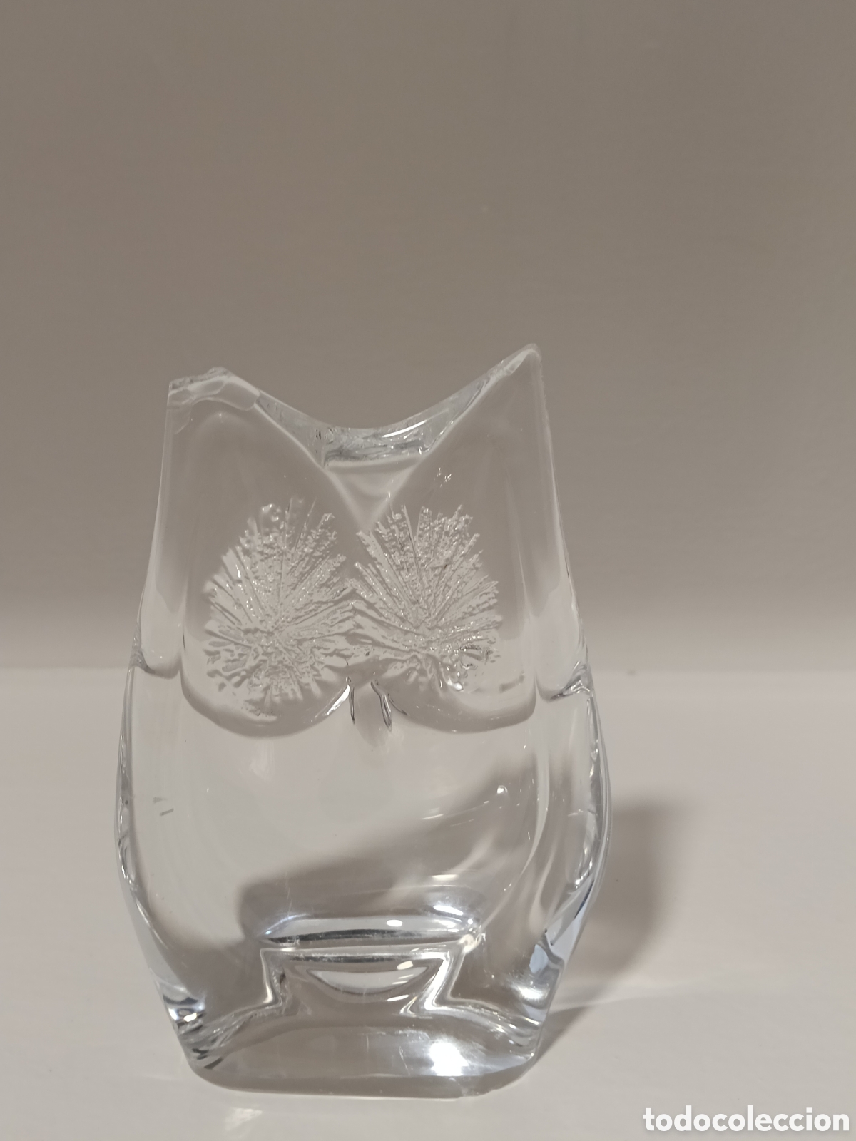 Coleccionismo: B&uacute;ho tallado en cristal - Foto 2