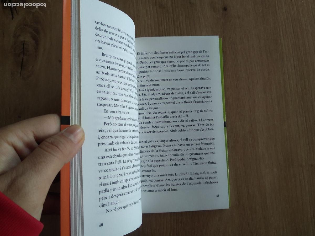 Coleccionismo: LIBRO EN CATALAN EL VELL I LA MAR ERNEST HEMINGWAY - Foto 2
