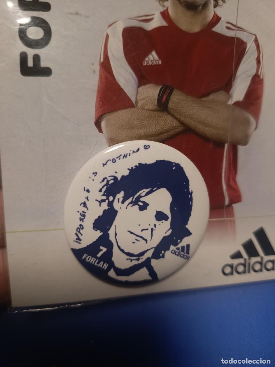 Coleccionismo: Chapa adidas 7 FORLAN - Foto 2