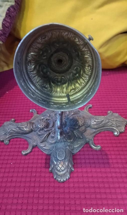 Coleccionismo: Pareja de candelabros antiguos - Foto 2