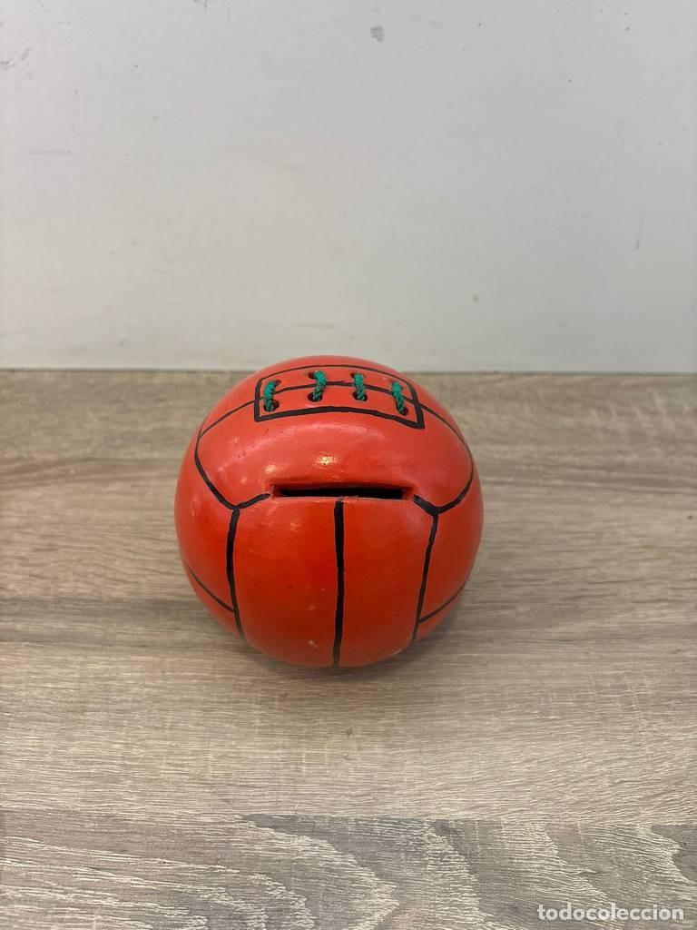 Coleccionismo: HUCHA DE BAL&Oacute;N...... - Foto 1