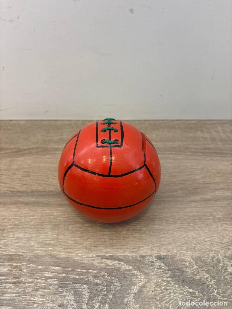 Coleccionismo: HUCHA DE BAL&Oacute;N...... - Foto 2