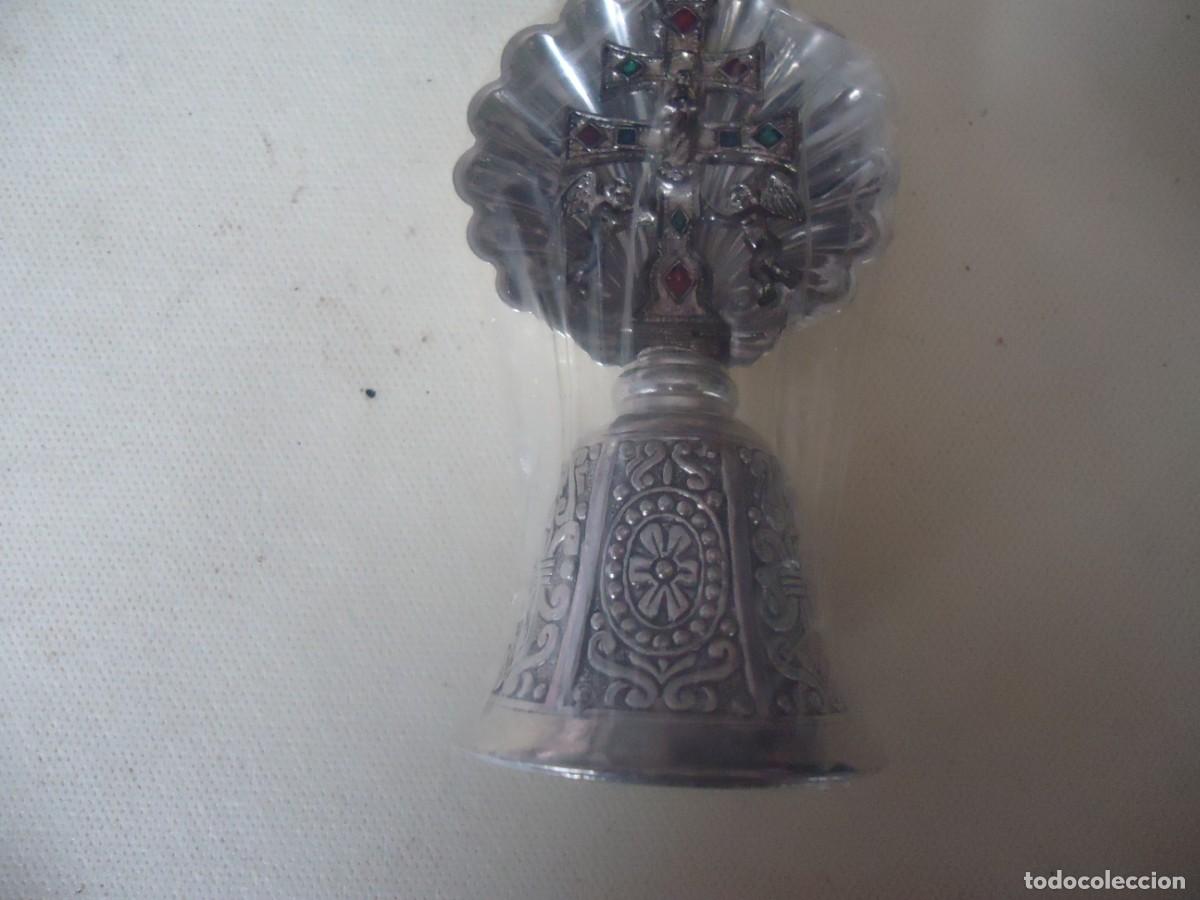 Coleccionismo: VIRGEN CON CAMPANILLA - Foto 2