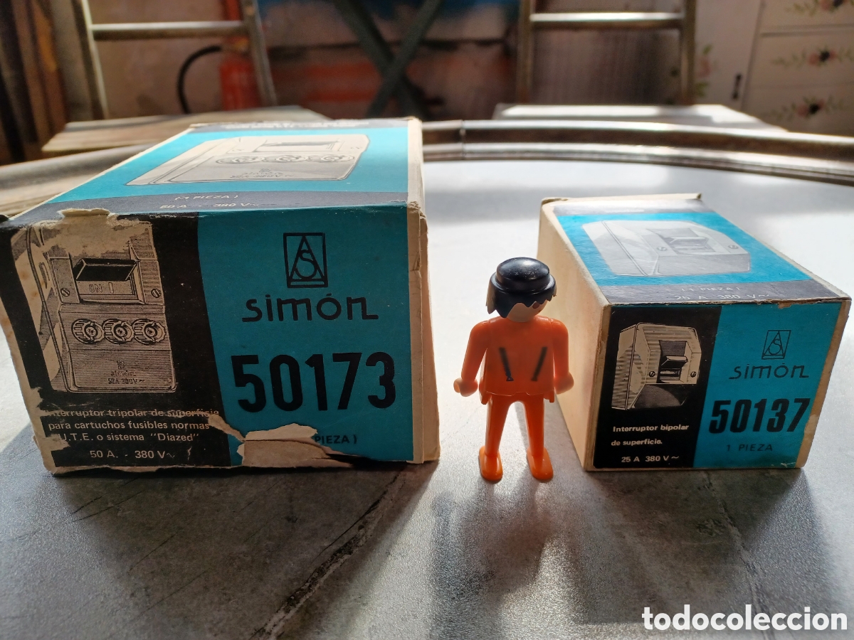 Coleccionismo: Interruptores Sim&oacute;n, tripolar y bipolar de superficie. - Foto 2