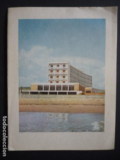 Coleccionismo: COMARRUGA SANT VICENTE DE CALDERS TARRAGONA RESIDENCIA MARINA FELICITACION BANCO HISPANO 1958 DIPTIC