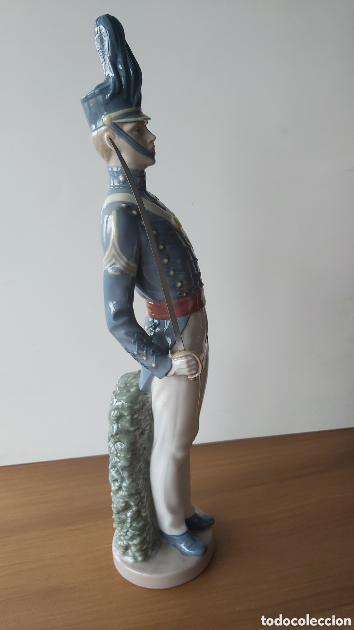 Coleccionismo: Figura de Oficial con sable de Lladro - Foto 2