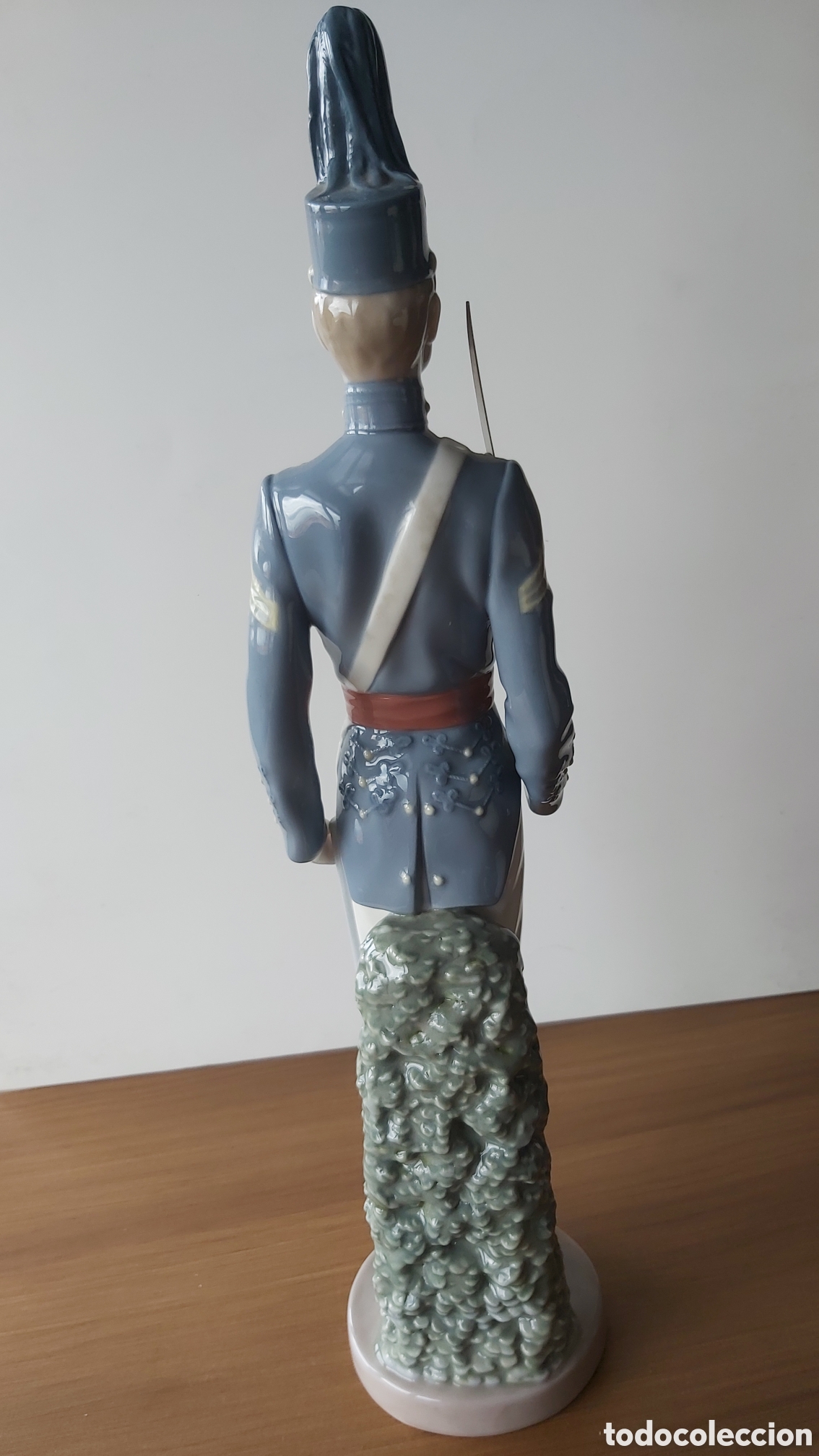 Coleccionismo: Figura de Oficial con sable de Lladro - Foto 3