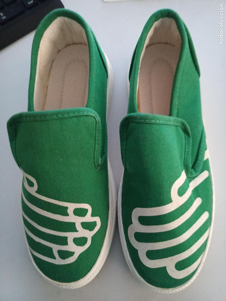 Coleccionismo: Zapatillas deportiva FORUM CULTURAS 2004 BARCELONA sin numero la suela mide 25 cm