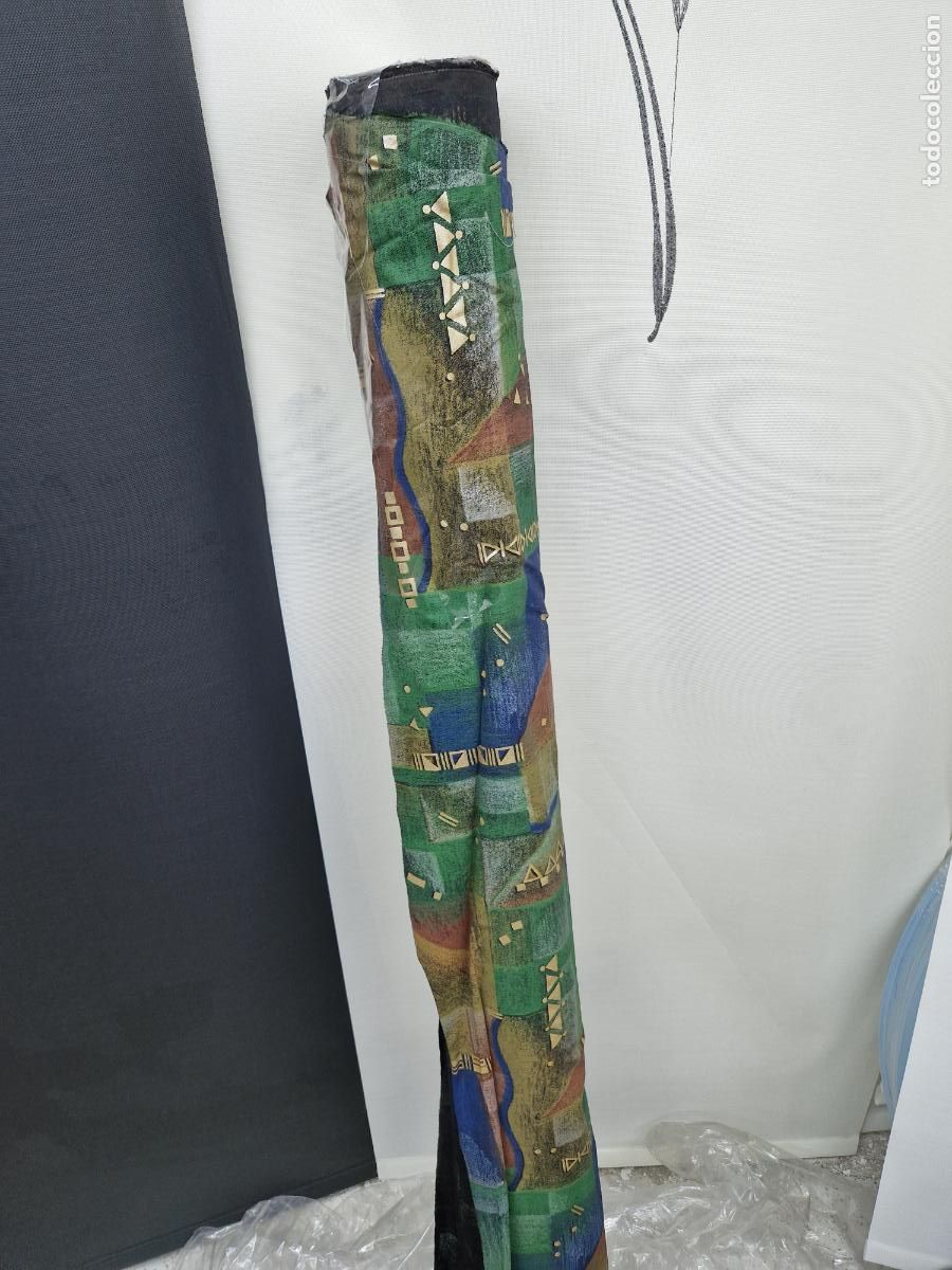 Coleccionismo: BONITO ROLLO DE TELA EN BUEN ESTADO. ESTAMPADO VINTAGE.