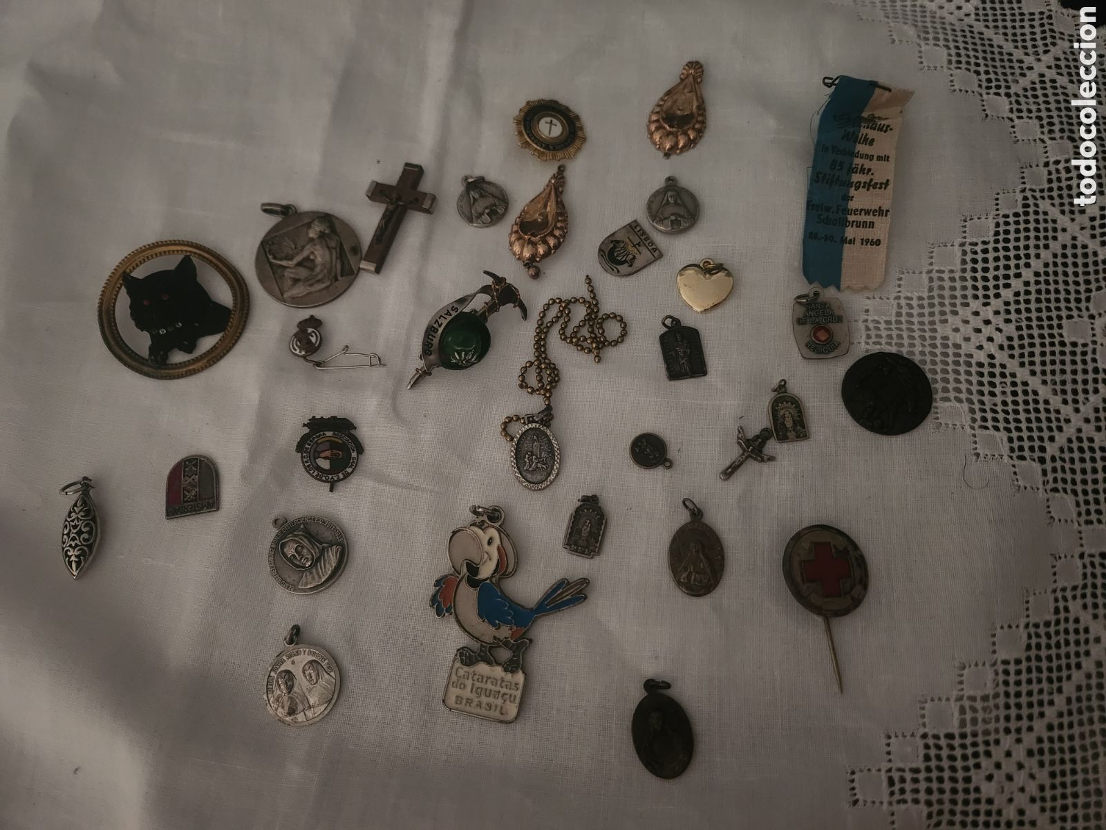 Colecionismo: Lote varios antig&uuml;edades , medallas , pin deportes ...etc