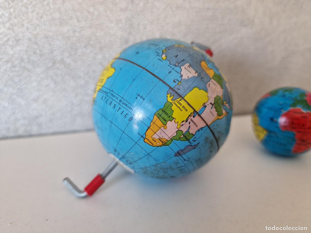 Coleccionismo: PEQUE&Ntilde;OS GLOBOS TERRAQUEOS DE METAL - Foto 2