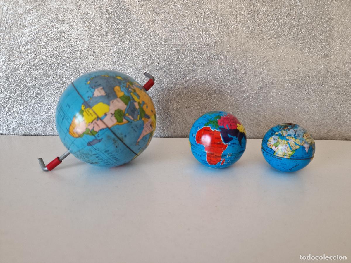 Coleccionismo: PEQUE&Ntilde;OS GLOBOS TERRAQUEOS DE METAL - Foto 1