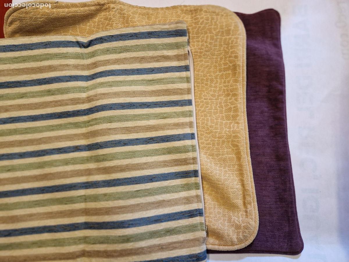 Coleccionismo: BONITO LOTE DE TRES COJINES. COLORES. MEDIDA 41*38CM