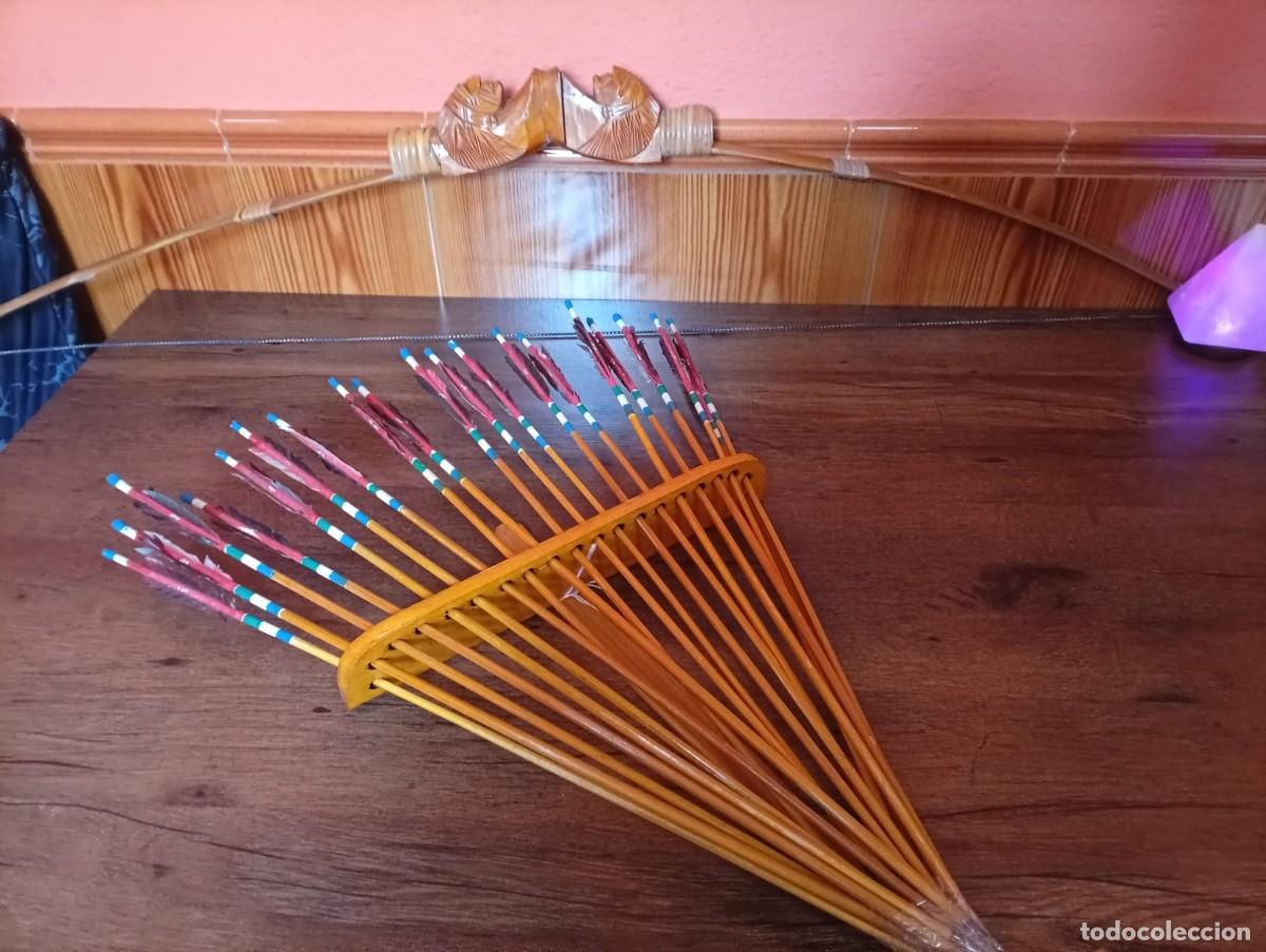 Coleccionismo: arco indio con 20 flechas en soporte de madera - Foto 9