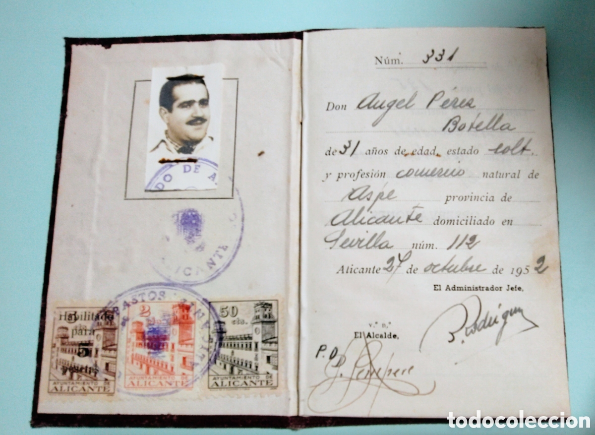 Coleccionismo: Antiguo Carn&eacute; Profesional / Identidad - Alicante 1952 - &Aacute;ngel P&eacute;rez Botella - Con Sellos Municipales