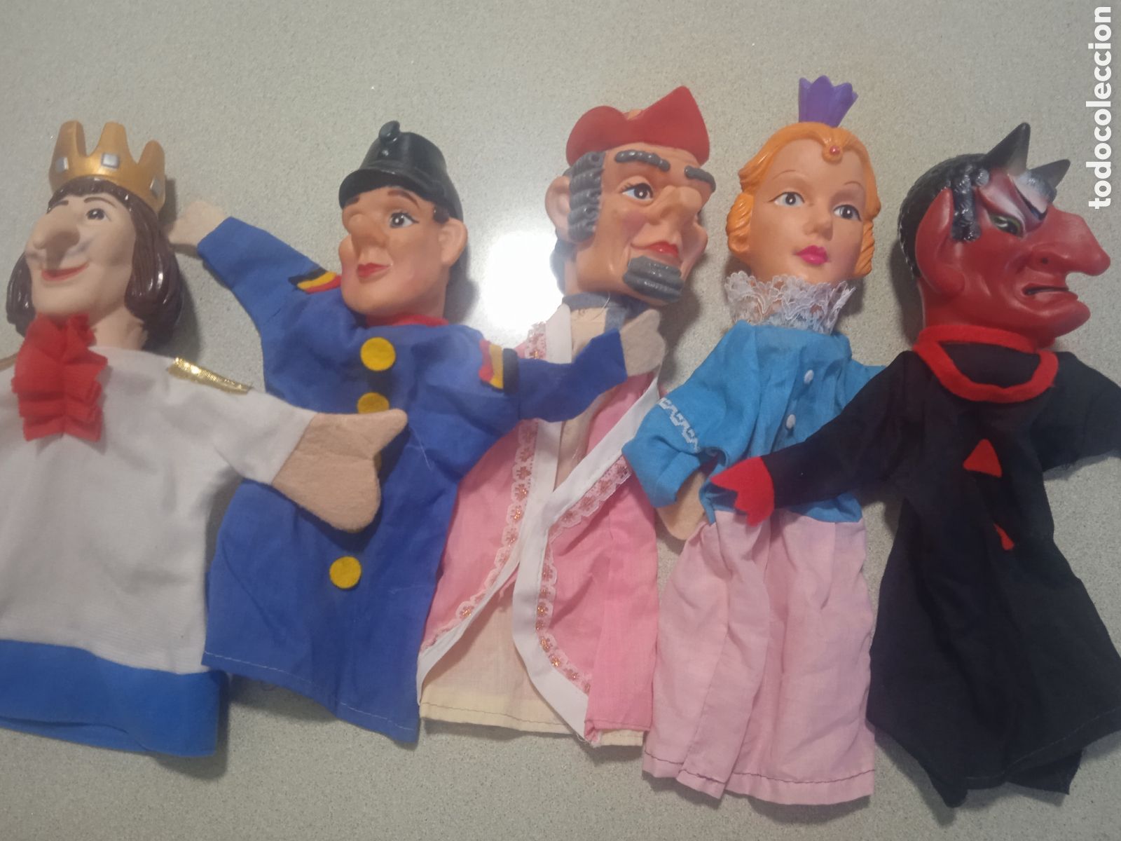 Coleccionismo: CINCO MARIONETAS DE MANO ANTIGUAS DE FAMOSA