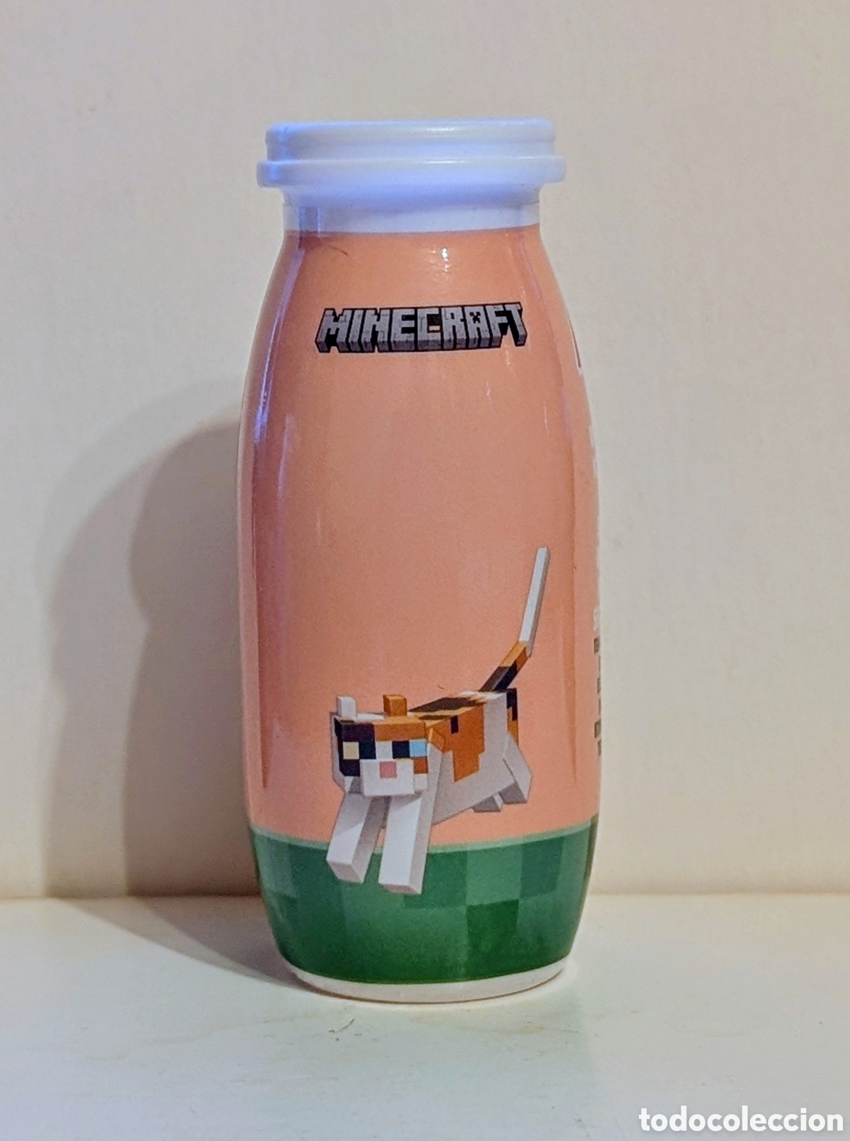 Coleccionismo: Botella envase Minecraft Actimel - Foto 1