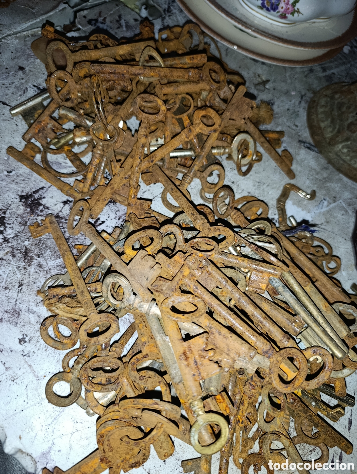 Coleccionismo: Lote de mas de 200 llaves antiguas