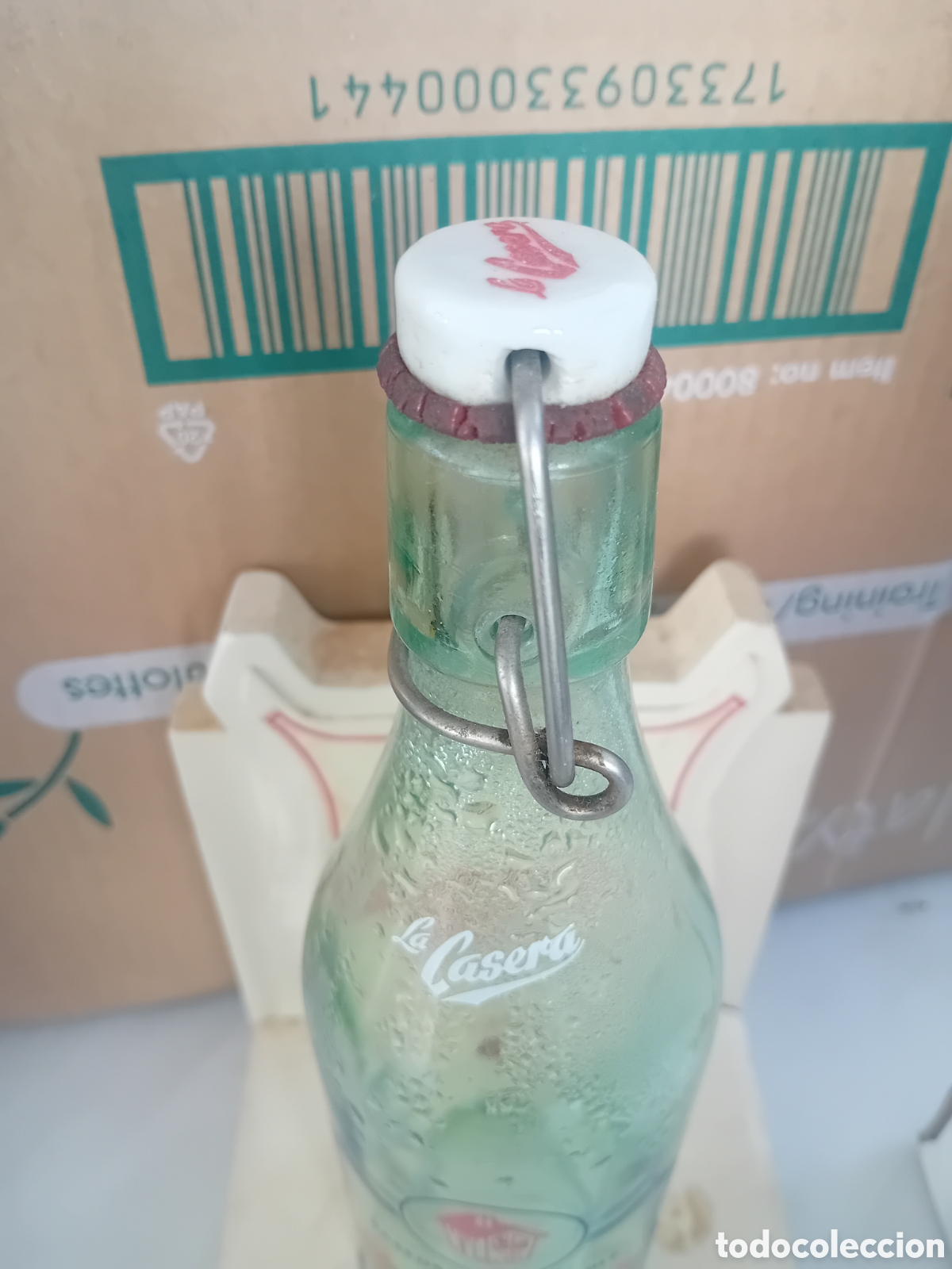 Coleccionismo: La casera botella y expositor madera original - Foto 3