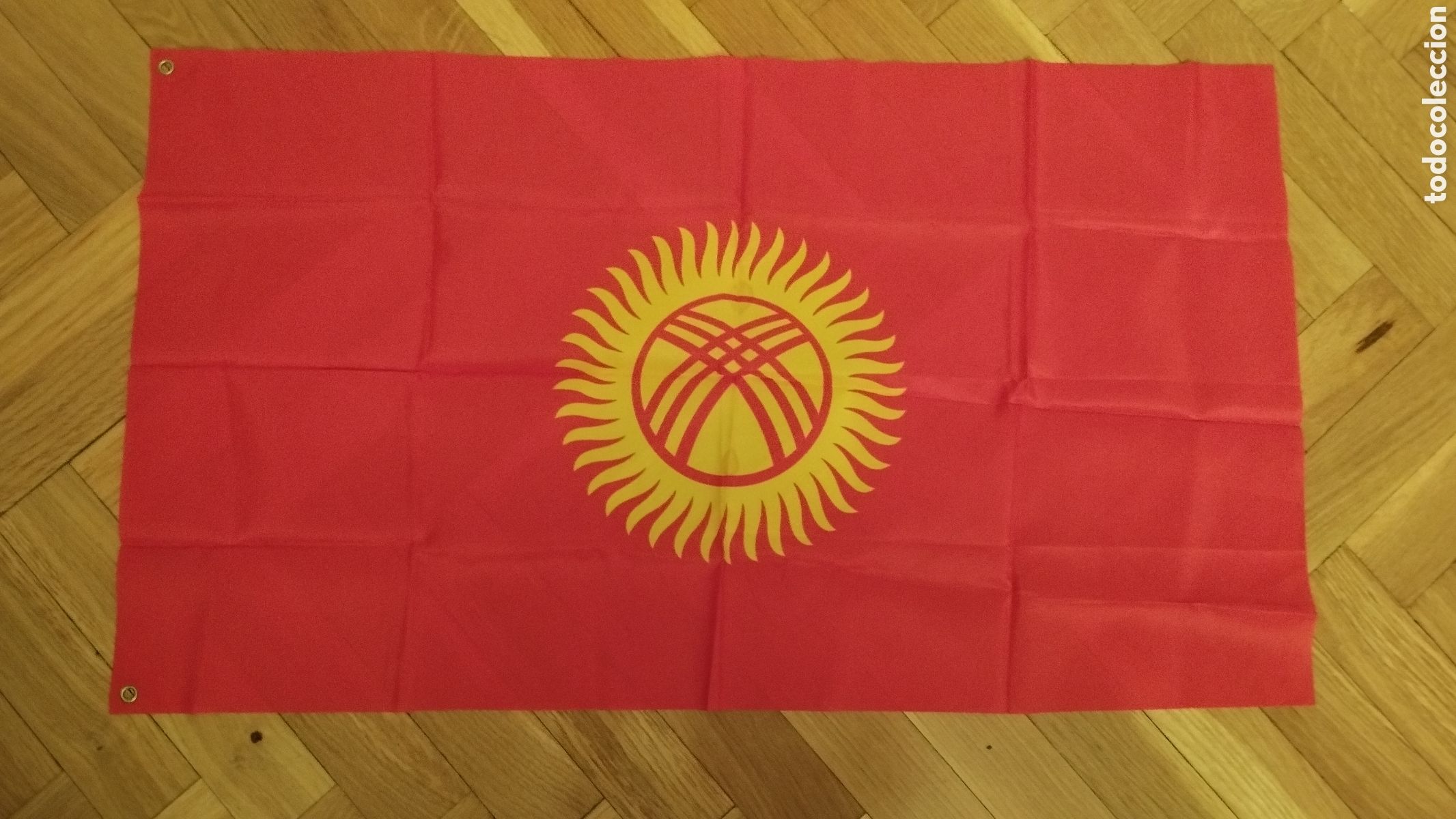 Collectionnisme: Dos Banderas de Kirguist&aacute;n