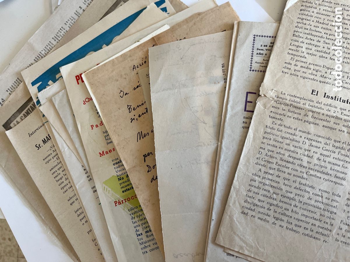 Coleccionismo: LOTE DE PAPELES VIEJOS. Revistas, folletos, manuscritos, mecanoscritos