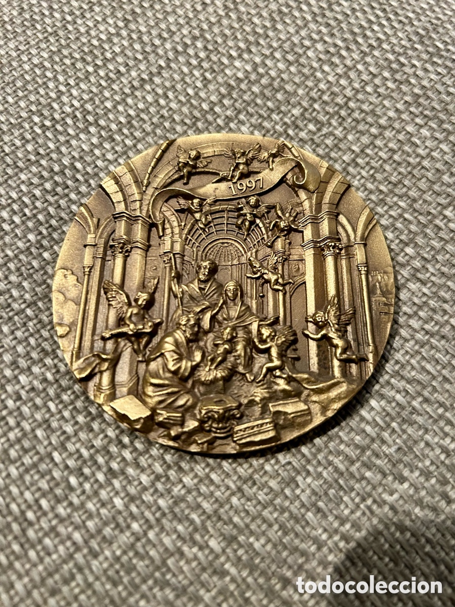 Coleccionismo: Medalla de bronce que representa una Natividad - Foto 1