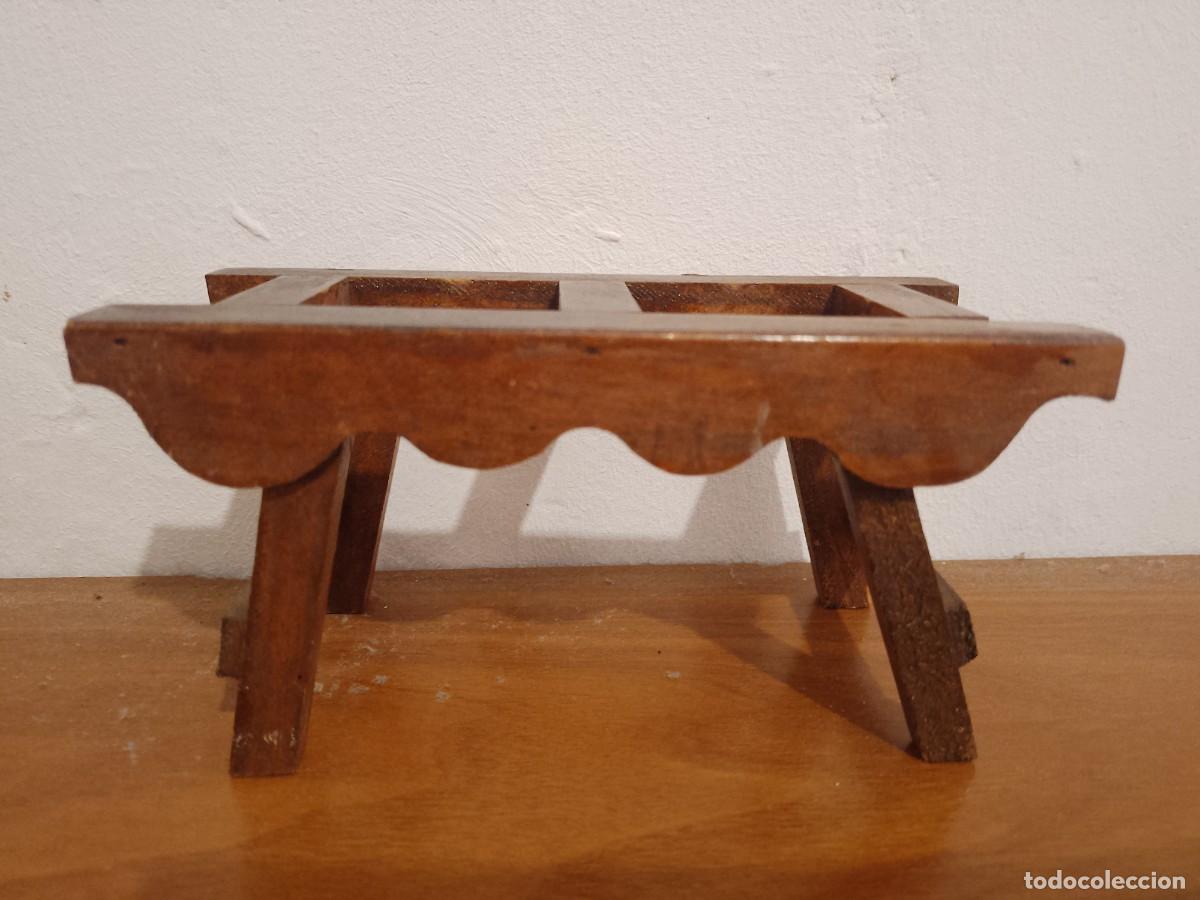 Coleccionismo: MINIATURA CANTARERA DE MADERA - Foto 1