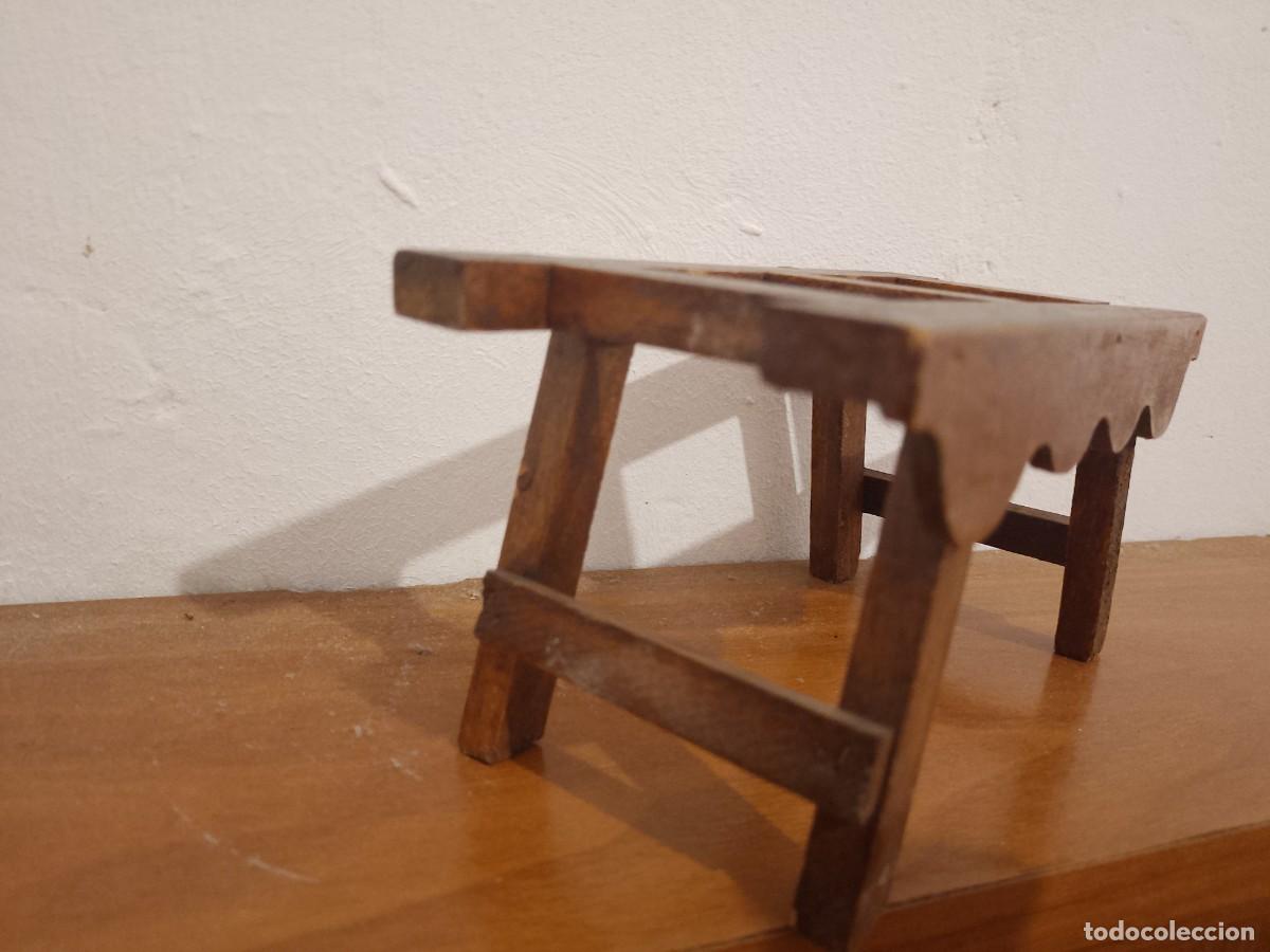 Coleccionismo: MINIATURA CANTARERA DE MADERA - Foto 2