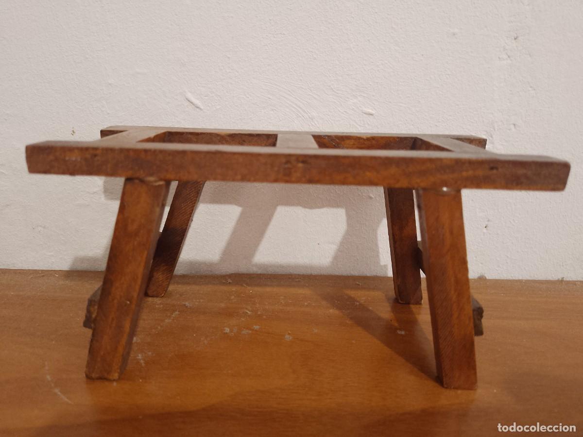 Coleccionismo: MINIATURA CANTARERA DE MADERA - Foto 3