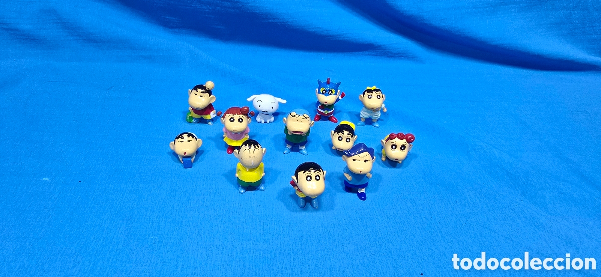 Coleccionismo: LOTE DE 12 FIGURAS PERSONAJES DE SHIN CHAN KINDER SORPRESA. FERRERO