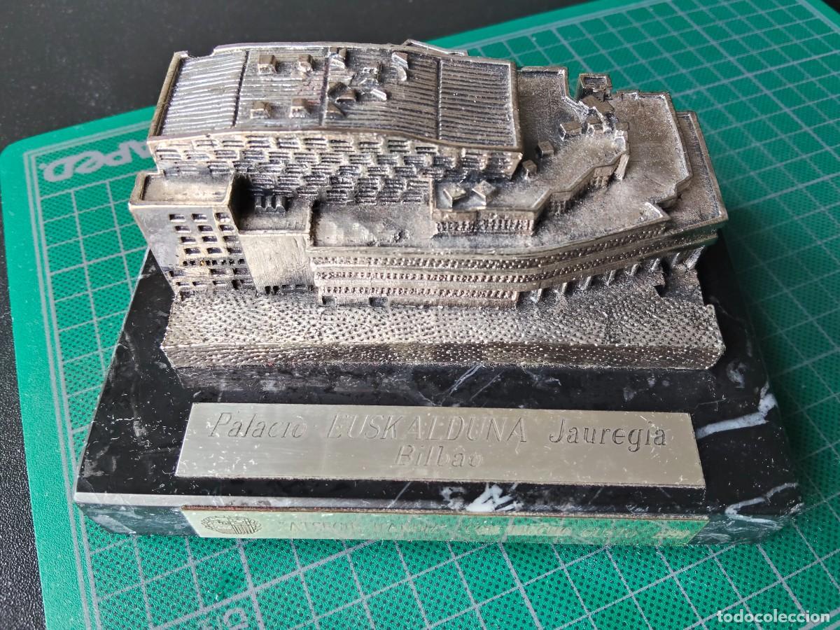 Coleccionismo: MAQUETA PALACIO EUSKALDUNA BILBAO - ENTREGADO INAGURACION 1999